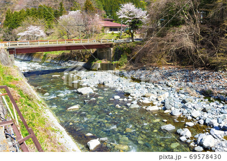 春の山梨県南都留郡道志村 69578430