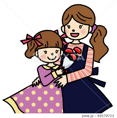 母の日にお母さんにカーネーションを贈る女の子 69579723