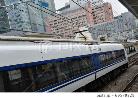 小田急小田原線、南新宿駅に入線する特急あさぎり(JR東海371系) 小田急小田原線、南新宿駅に入線する特急あさぎり(JR東海371系) 69579829