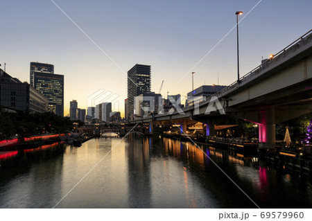 大阪 中之島 堂島川の夕景 大阪 中之島 堂島川の夕景 69579960