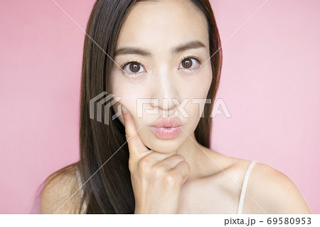 女性のビューティーポートレート 69580953