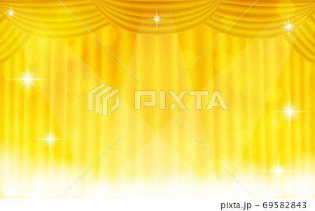 スポットライトの当たったステージカーテンの背景素材 69582843