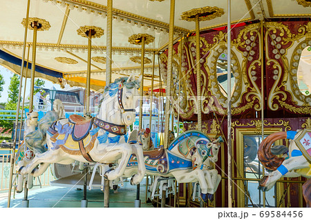 TOBIN FRALEY トビン フレーリー陶器製木馬メリーゴーランド遊園地