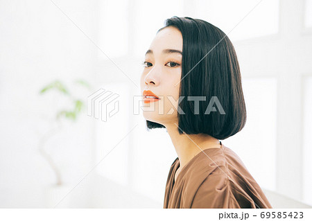 若い女性のヘアスタイルイメージ ショートヘア ボブ ミディアムヘア の写真素材