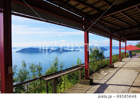 香川県高松市屋島 獅子の霊巌展望台から見た女木島(鬼ヶ島) 香川県高松市屋島 獅子の霊巌展望台から見た女木島(鬼ヶ島) 69585648