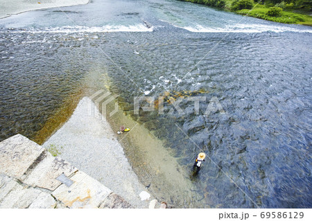 錦帯橋より鮎釣りを望む 69586129