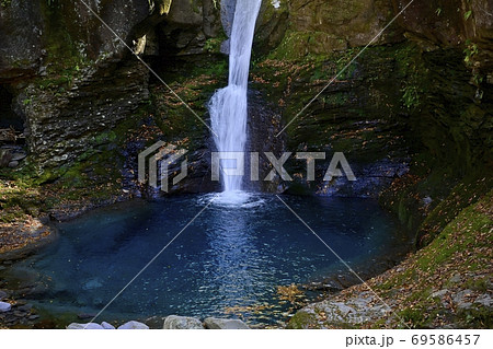 秋のおしらじの滝 69586457