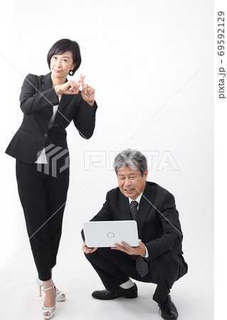 会社での日常シーン集 (上司と部下)二人に会話 やりとり ビジネスシーン 会社での日常シーン集 (上司と部下)二人に会話 やりとり ビジネスシーン 69592129