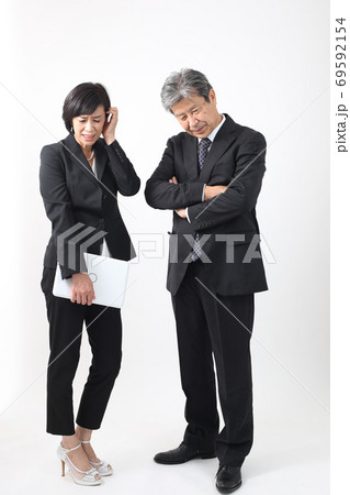 会社での日常シーン集 (上司と部下)二人に会話 やりとり ビジネスシーン 会社での日常シーン集 (上司と部下)二人に会話 やりとり ビジネスシーン 69592154
