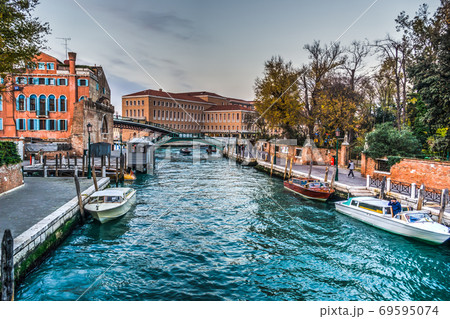 Venice on a cloudy day at sunset Venice on a cloudy day at sunset 69595074