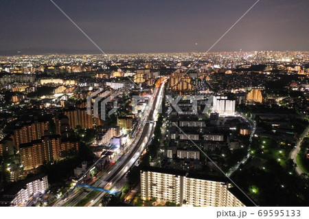 【ドローン空撮】絶景・市街地の夜景4（許可済み） 69595133