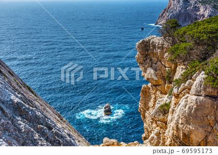 Blue sea in Capo Caccia 69595173