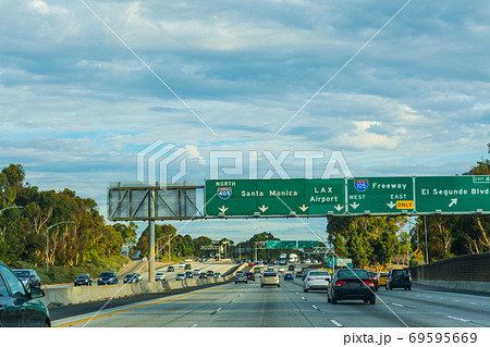 Traffic in 405 freeway northbound Traffic in 405 freeway northbound 69595669