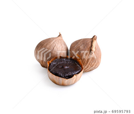 black garlic on white background 69595793