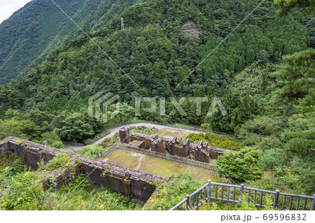 愛媛県新居浜市　東洋のマチュピチュこと旧別子銅山東平地区　東平貯鉱庫跡 69596832