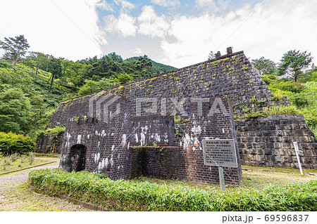 愛媛県新居浜市　東洋のマチュピチュこと旧別子銅山東平地区　東平貯鉱庫跡 69596837