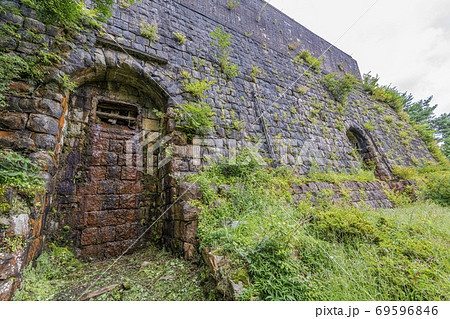 愛媛県新居浜市　東洋のマチュピチュこと旧別子銅山東平地区　東平貯鉱庫跡 69596846