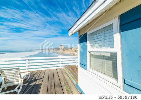wooden beach house in San Diego 69597180