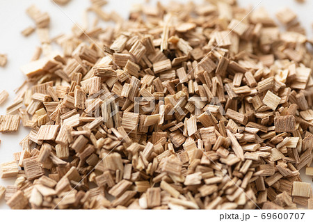 燻製チップ:クルミ 69600707