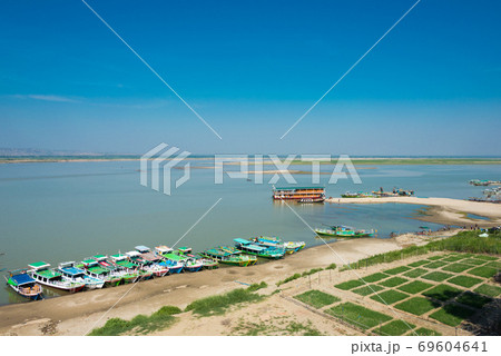 エーヤワディー川 イラワジ川 ミャンマー バガンの写真素材