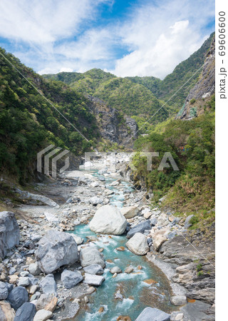 タロコ峡谷（岳王廟付近の風景）　台湾・花蓮 69606600