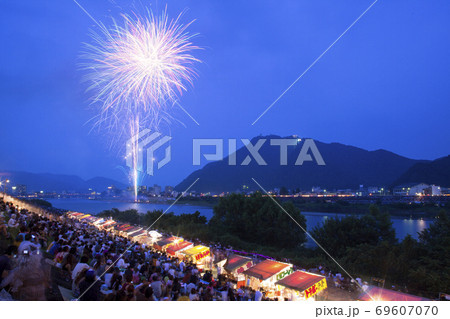 岐阜県岐阜市 長良川の花火大会の写真素材