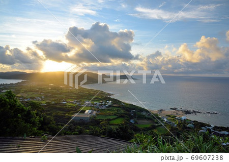 <奄美大島＞ 屋入峠の朝の景色　22 69607238