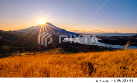 明神山から望む富士山（冬・夕景） 69608343