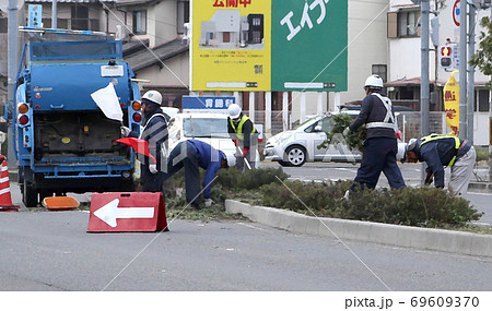 道路植栽作業 69609370