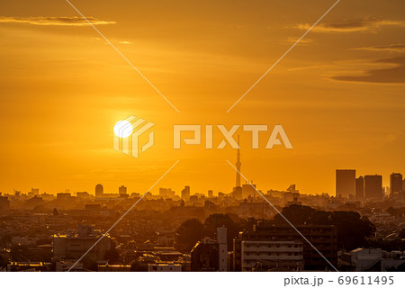 朝日と東京スカイツリー 69611495