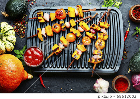 Grilled pumpkin on a skewer 69612002