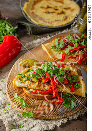 Egg fry with vegetables 69613904