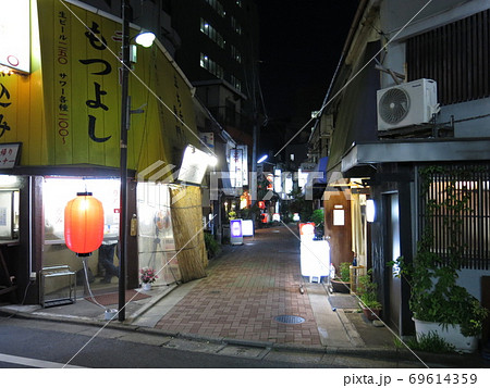 江東区門前仲町にある飲み屋街の辰巳新道 69614359