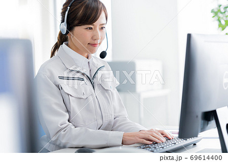 作業着、オペレーター、コールセンター 69614400