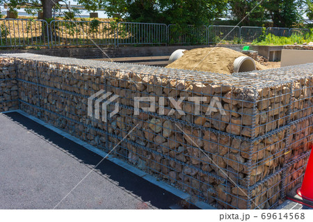 工事途中の公園 69614568