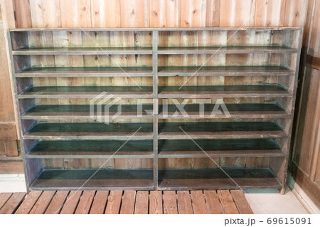 下足入れ 69615091