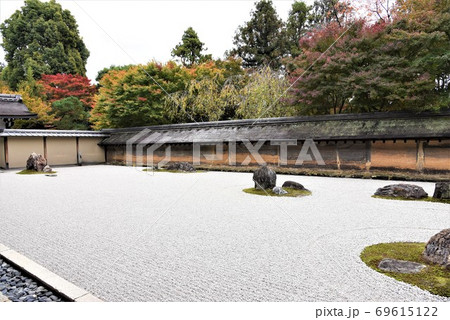 龍安寺の秋 69615122