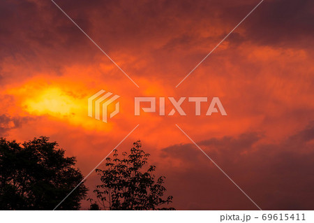 夕焼け雲 69615411