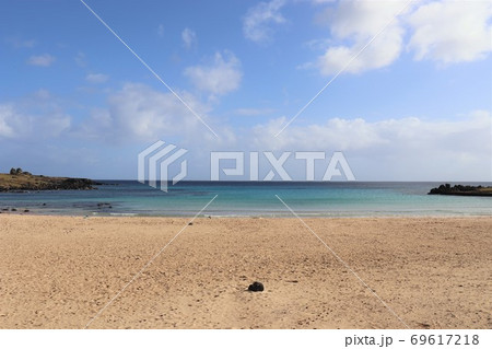 イースター島・アナケナビーチ 69617218