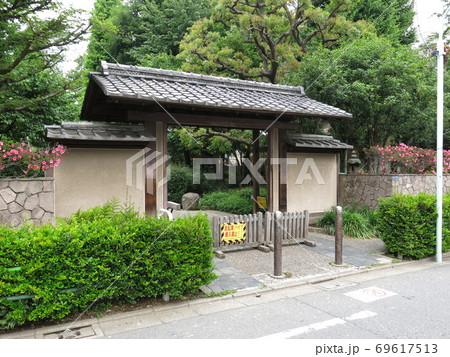 六本木西公園の冠木門 69617513