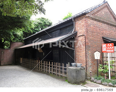 港区赤坂の旧乃木邸にある馬小屋の写真素材