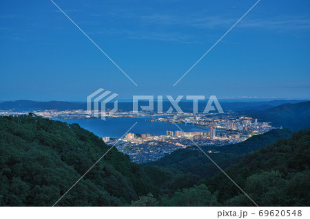 【比叡山ドライブウェイから見る琵琶湖 (夜景)】 滋賀県大津市山上町 69620548