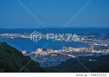 【比叡山ドライブウェイから見る琵琶湖 (夜景)】 滋賀県大津市山上町 69620550