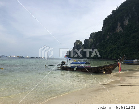 タイのピピ島のビーチ 69621201