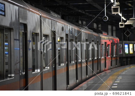 青砥駅に入線中の3100形 69621841