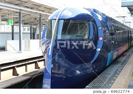 新今宮駅に停車中のラピート 新今宮駅に停車中のラピート 69622774