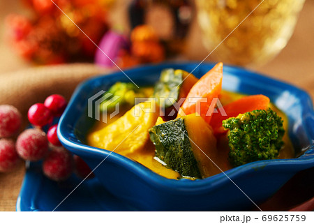 かぼちゃのクリームシチュー(ハロウィン・イメージ) かぼちゃのクリームシチュー(ハロウィン・イメージ) 69625759