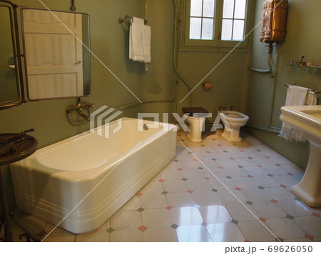 バルセロナ　カサ・ミラ 69626050