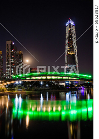 Seoul Icheon business district by night 69628817