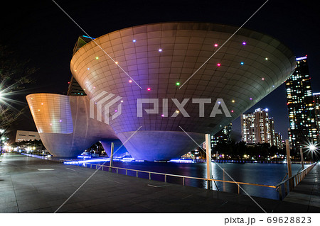 Seoul Icheon tri-bowl business district by night Seoul Icheon tri-bowl business district by night 69628823